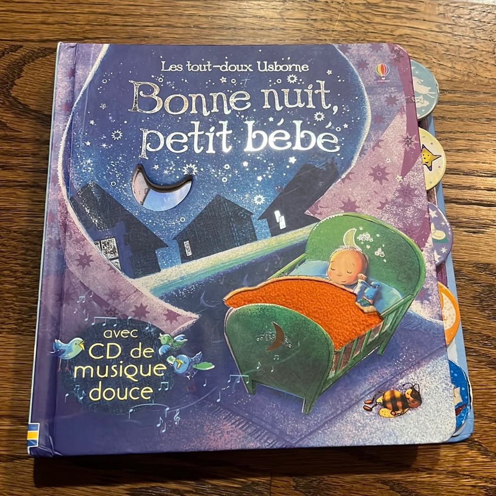 Bonne Nuit petit Bebe Usborne French children’s book